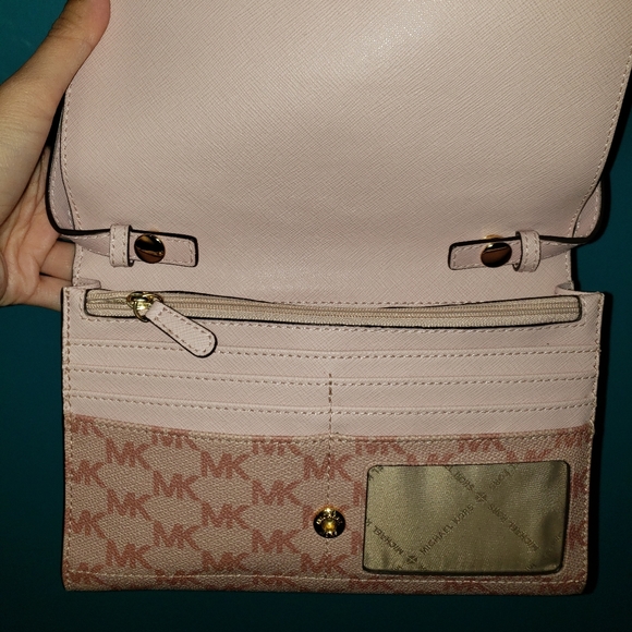 MICHEAL KORS CROSSBODY HANDBAG - Picture 2 of 8